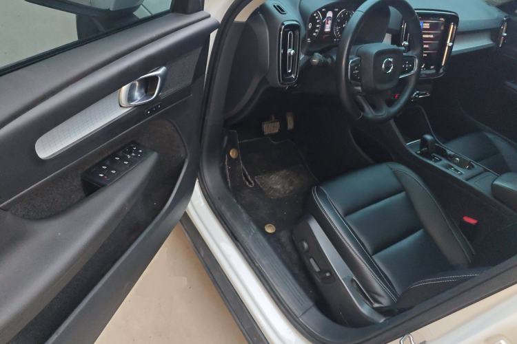 Used Volvo XC40 2022 T4 Four-Wheel Drive Smart & Stylish Edition