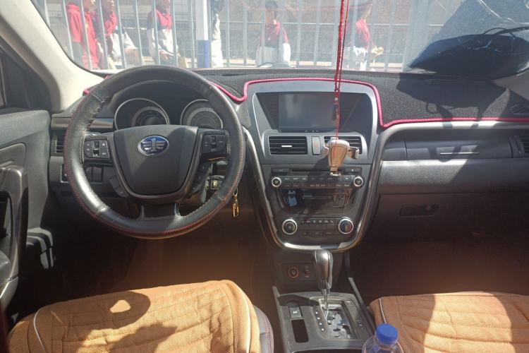 Used Bestune X80 2016 1.8T automatic comfort version
