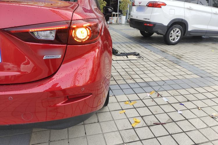 Used Mazda 3 Axela 2017 Sedan 1.5L Automatic Luxury Model Emission Standard China V
