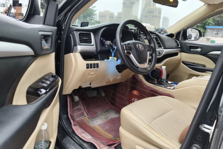 Used Toyota Highlander 2018 2.0T Four-Wheel Drive Elite Edition 7 Seats China VI Standard Driver Seat