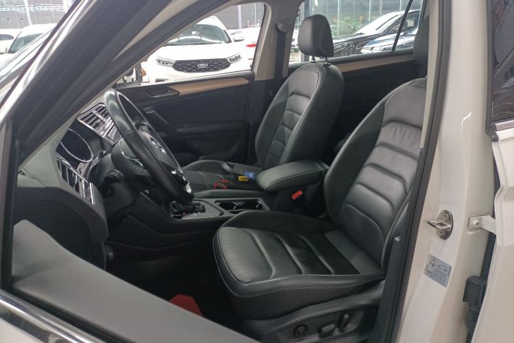 Used Volkswagen Tiguan L 2020 330TSI Automatic Two-Wheel Drive Panoramic Comfort Edition China VI Standard