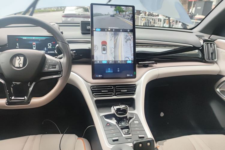 Used BYD Song Pro New Energy 2024 HONOR Edition DM-i 110KM Excellence Model Center Console