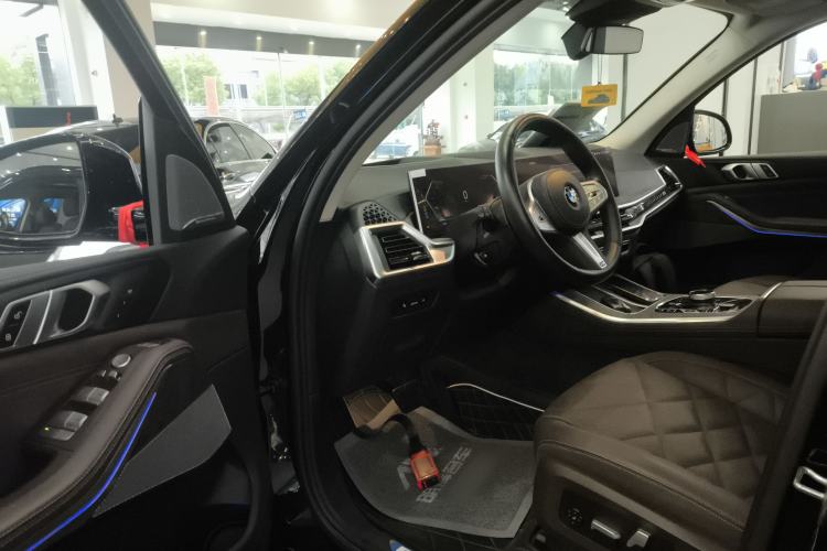 Used BMW X5 2023 xDrive 30Li Luxury M Sport Night Edition Package
