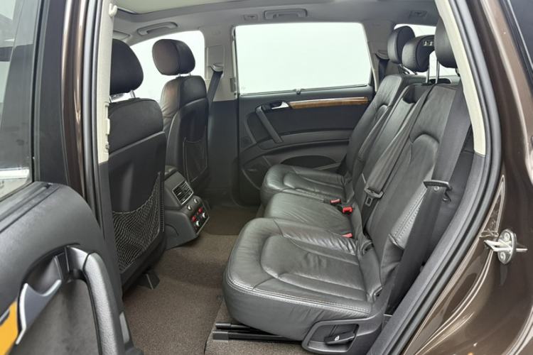 Used Audi Q7 2014 35 TFSI Off-road Model Interior 9