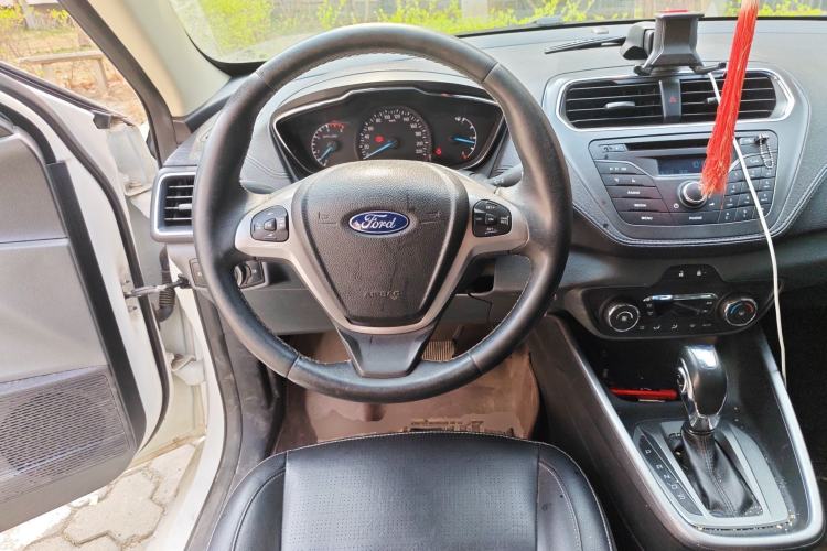 Used Ford Escort 2015 1.5L Automatic Fashion Model
