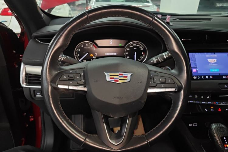 Used Cadillac XT4 2022 28T Two-Wheel-Drive Luxury Version
