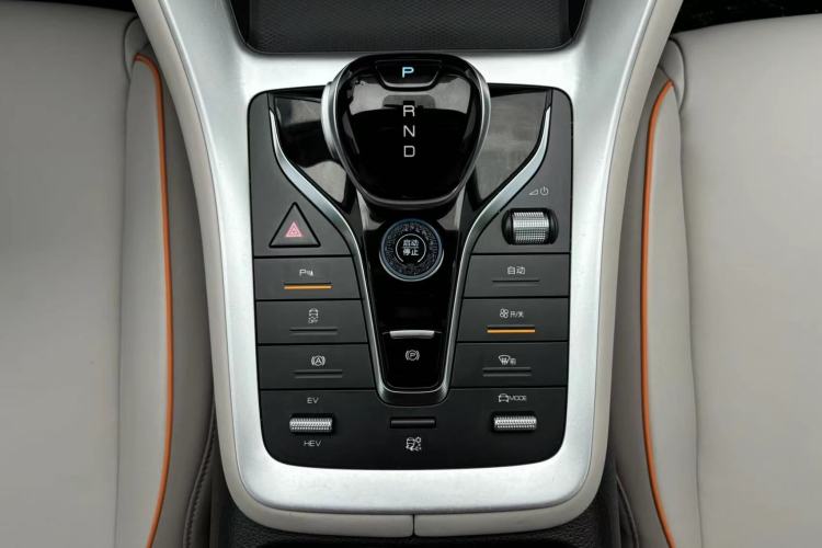 Used BYD Song Pro New Energy 2024 HONOR Edition DM-i 71KM Navigation Model Gear Lever