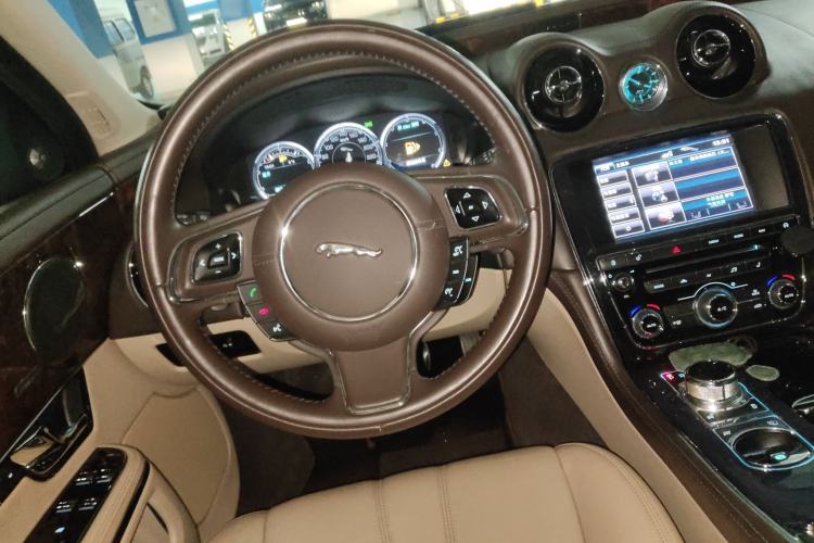 Used Jaguar XJ 2013 XJL 3.0 SC Panoramic Business Edition
