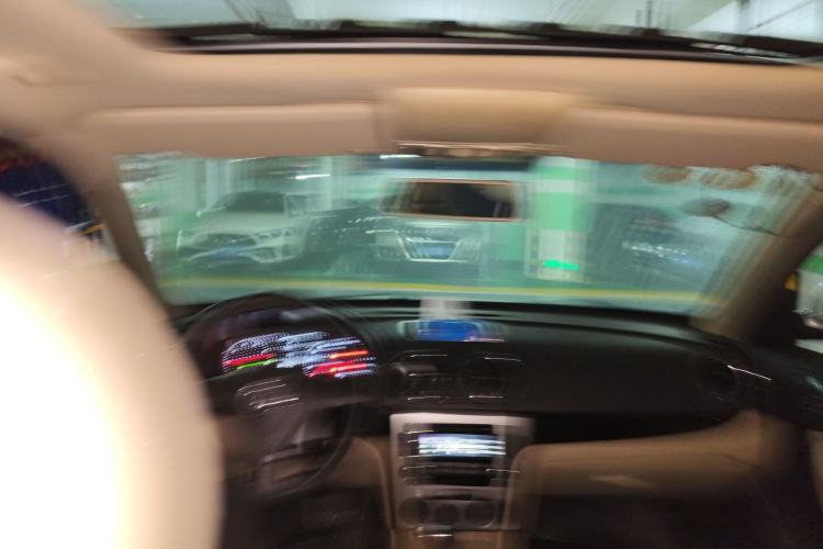 Used Volkswagen Lavida 2011 1.6L Automatic Premium Edition Center Console