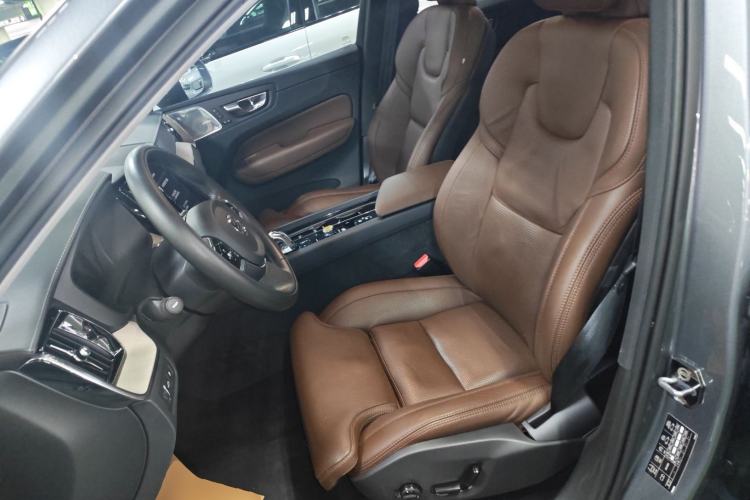 Used Volvo XC60 New Energy 2019 T8 E-Drive Hybrid Prestige Luxury Version China V Standard
