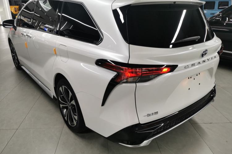 Used Toyota Granvia 2023 2.5L Hybrid Prestige PLUS Edition