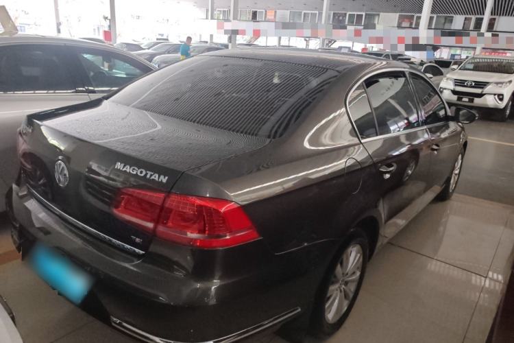 Used Volkswagen Magotan 2015 1.8TSI Advanced Model Rear Right 45 Deg