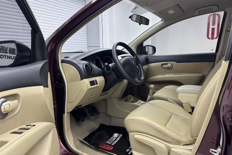 Used Nissan Livina 2013 1.6XE Manual Comfort Edition