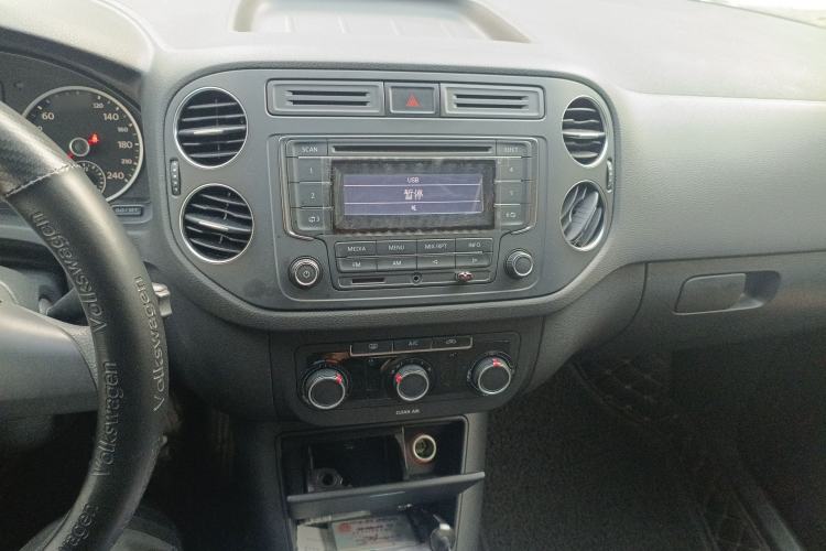 Used Volkswagen Tiguan L 2016 280TSI Automatic Two-Wheel-Drive Silk Road Style Edition
