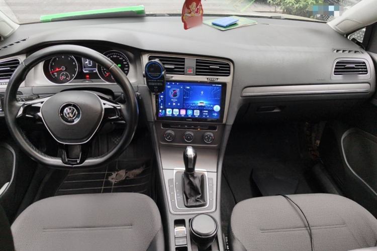 Used Volkswagen Golf 2014 1.4TSI Automatic Comfort Model Center Console