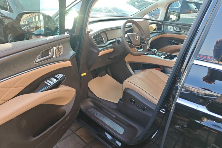 Used Denza D9 2024 DM-i 980 Four-Wheel Drive Prestige Model