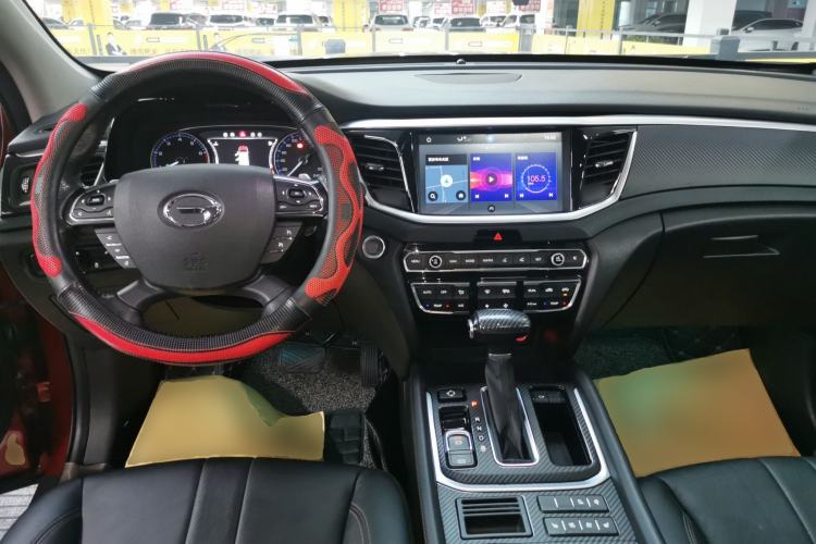 Used GAC Trumpchi GS7 2017 320T Two-Wheel-Drive Luxury Smart Connectivity Model Center Console