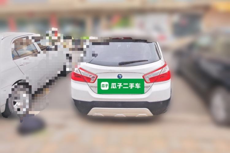 Used Venucia R50X 2013 1.6L Manual Version with Beidou Navigation Rear