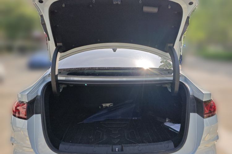 Used BYD Qin L 2025 DM-i Smart Drive 80KM Leading Model Trunk