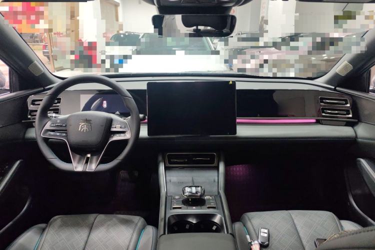 Used BYD Qin L 2024 DM-i 120KM Excellence Model Center Console