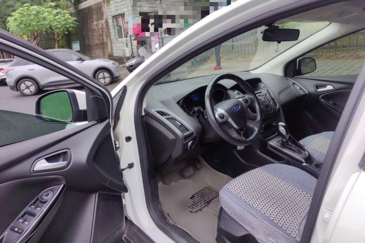 Used Ford Focus 2012 Hatchback 1.6L Automatic Fashion Edition