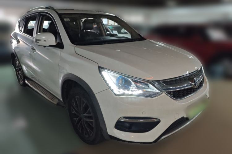 Used BYD Song New Energy 2017 Song DM 1.5TID All-Wheel Drive Luxury Model Front Right 45 Deg