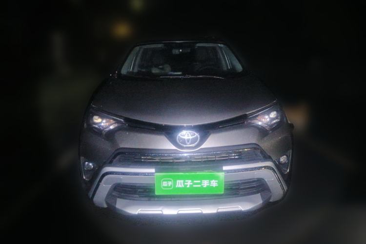 Used Toyota RAV4 2019 2.0L CVT Two-Wheel Drive Fashion X Limited Edition China VI Standard