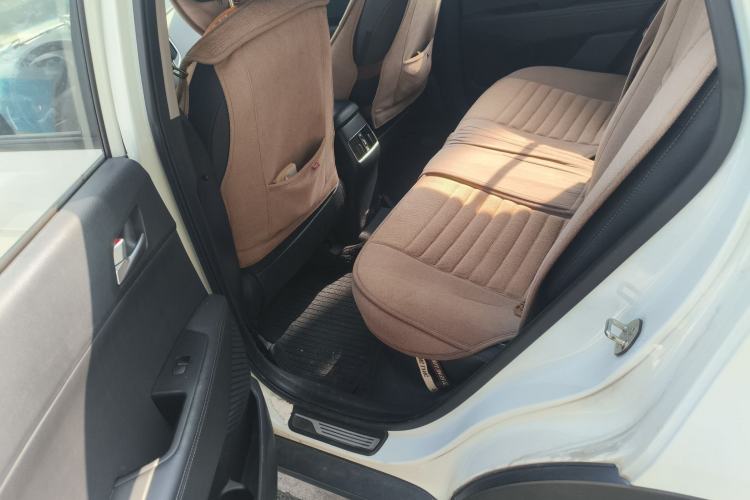 Used Hyundai ix25 2015 1.6L Automatic Two-Wheel-Drive Deluxe DLX Model