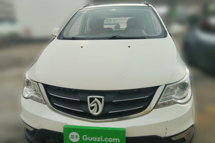 Used Baojun 730 2014 1.5L manual standard trim 7 seats
