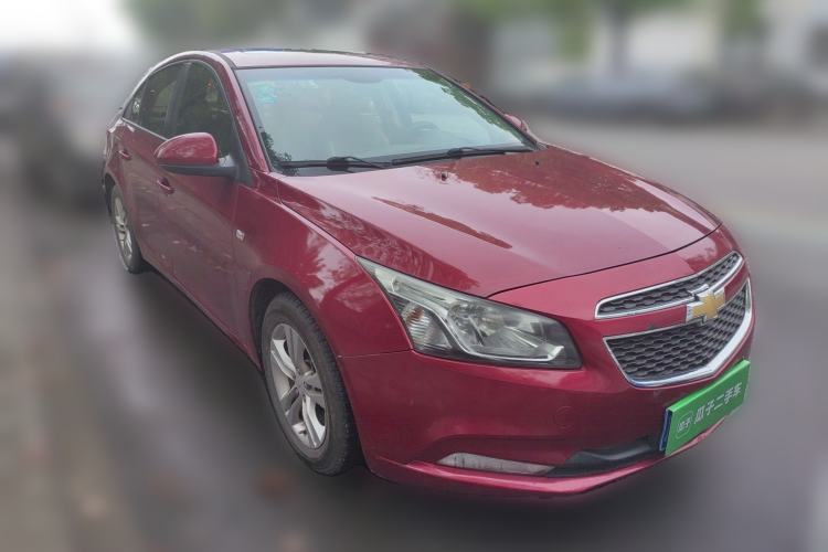Used Chevrolet Cruze 2015 1.5L Classic SE MT Front Right 45 Deg