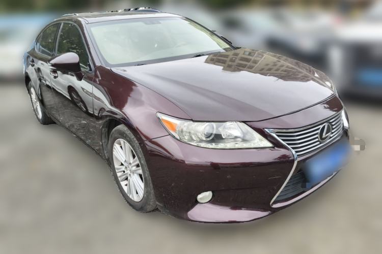 Used Lexus ES 2013 250 Elite Edition Front Right 45 Deg