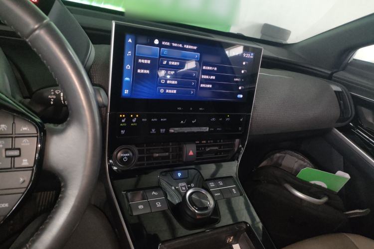 Used Toyota GAC bZ4X 2022 Long-Range Pro Center Console