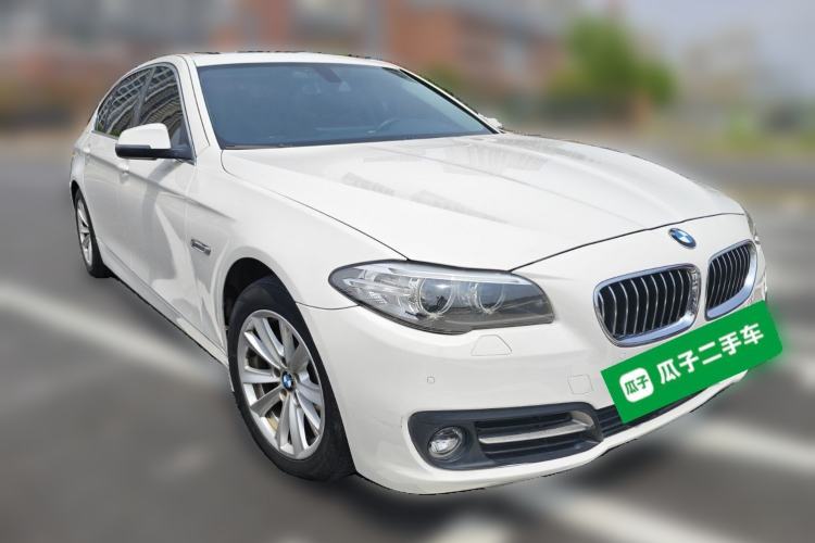 Used BMW 5 Series 2014 520Li Elegant Model Front Right 45 Deg