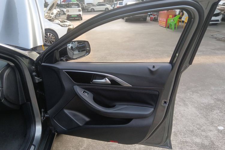 Used Infiniti QX30 2017 1.6T Two-Wheel-Drive Sport Edition