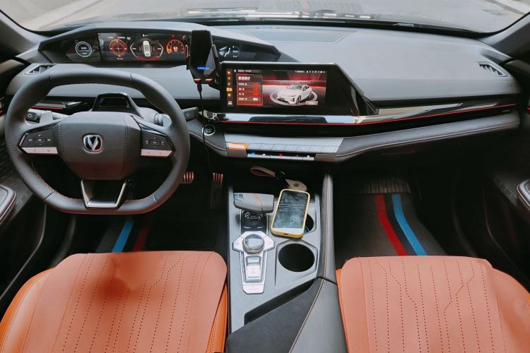 Used CHANGAN UNI-V 2025 1.5T 500Bar Prestige Sporty Version