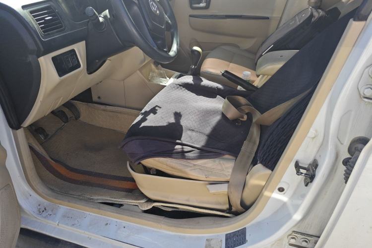 Used Dongfeng Fengon 370 2016 1.5L Manual Standard Edition SFG15-02 7 Seats Left Front Seat