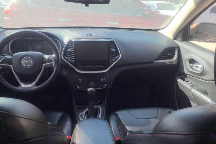 Used Jeep Cherokee 2016 2.0L Smart Version