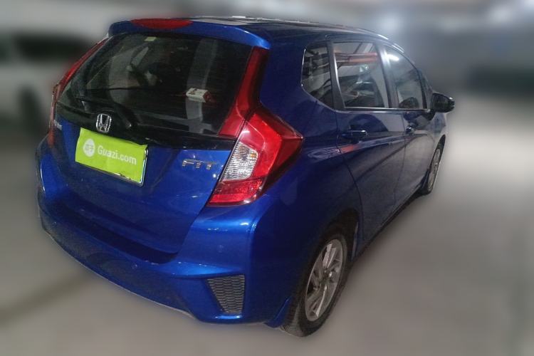 Used Honda Fit 2014 1.5L SE CVT Fashion Model Rear Right 45 Deg