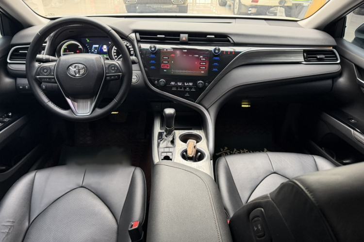 Used Toyota Camry 2019 Dual-Engine 2.5 HG Luxury Edition China V Standard