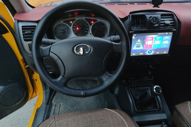 Used Great Wall Wingle 5 2016 2.8T Two-Wheel-Drive Entry-Level GW2.8TC Big Double-Cab GW2.8TC Steering Wheel