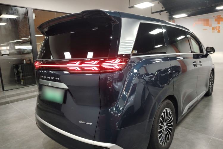 Used Denza D9 2022 DM-i 970 Four-Wheel Drive Flagship Model
