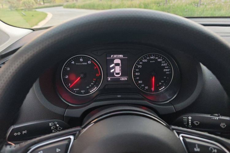 Used Audi A3 2015 Limousine 35 TFSI Millionth Anniversary Intelligent Leading Model
