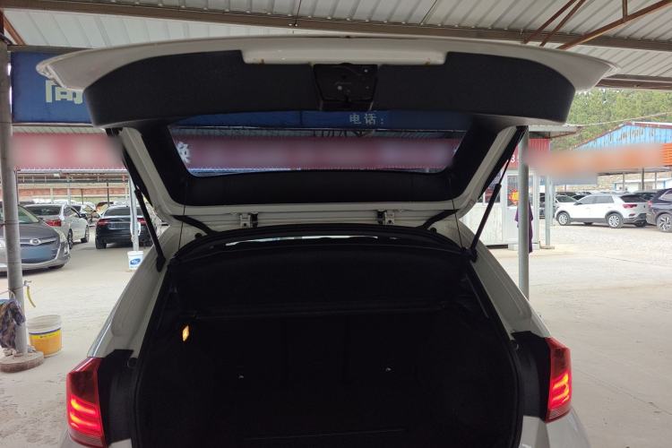 Used BMW X1 2014 sDrive18i Fashion Model Trunk