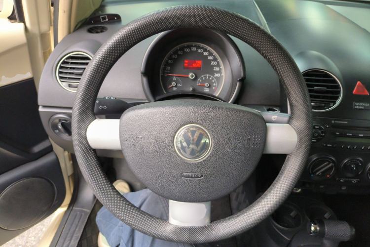 Used Volkswagen Beetle 2010 1.6 AT Steering Wheel