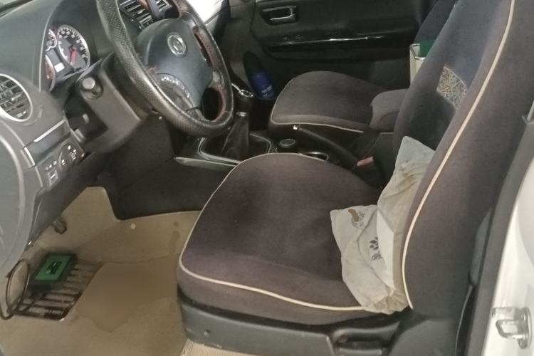 Used Haval H5 Classic 2013 Zhizun Edition 2.0L Manual Two-Wheel Drive Entry-Level Model
