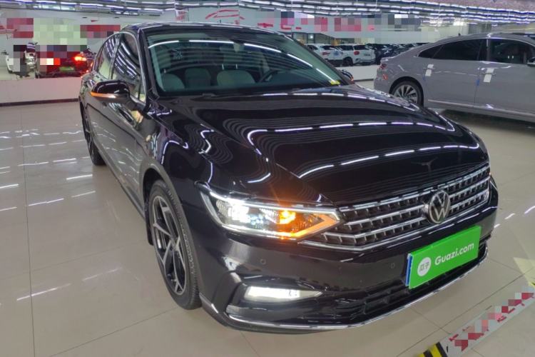 Used Volkswagen Magotan 2025 Zhongxiang Version 330TSI DSG Luxury Edition