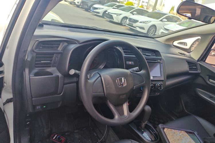 Used Honda Fit 2018 1.5L CVT Comfort Sunroof Version Center Console