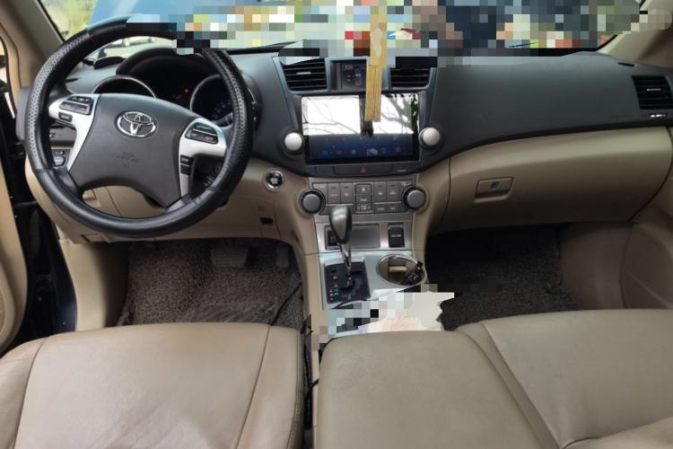 Used Toyota Highlander 2013 2.7L Two-Wheel Drive 7-Seater Zijin Edition Center Console