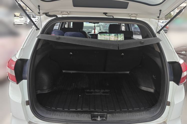 Used Hyundai ix25 2015 1.6L Automatic Two-Wheel-Drive Deluxe DLX Model Trunk