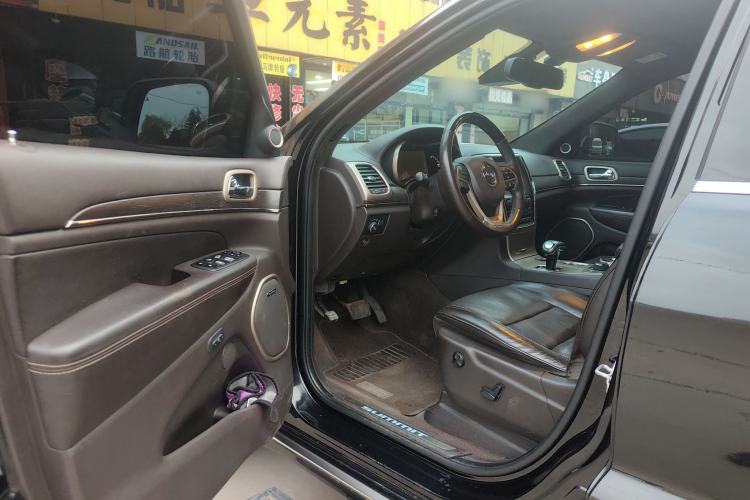 Used Jeep Grand Cherokee 2015 3.6L Flagship Prestige Edition
